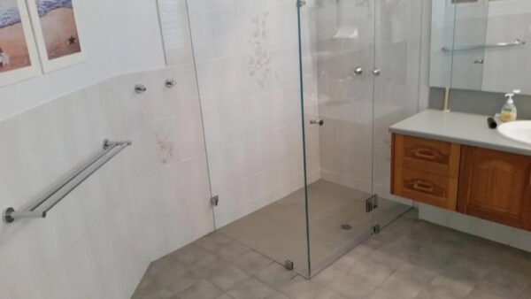 Shower Screen